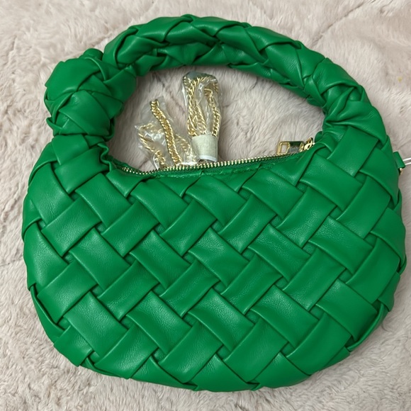 Nadia Crossbody in green - Picture 2 of 4